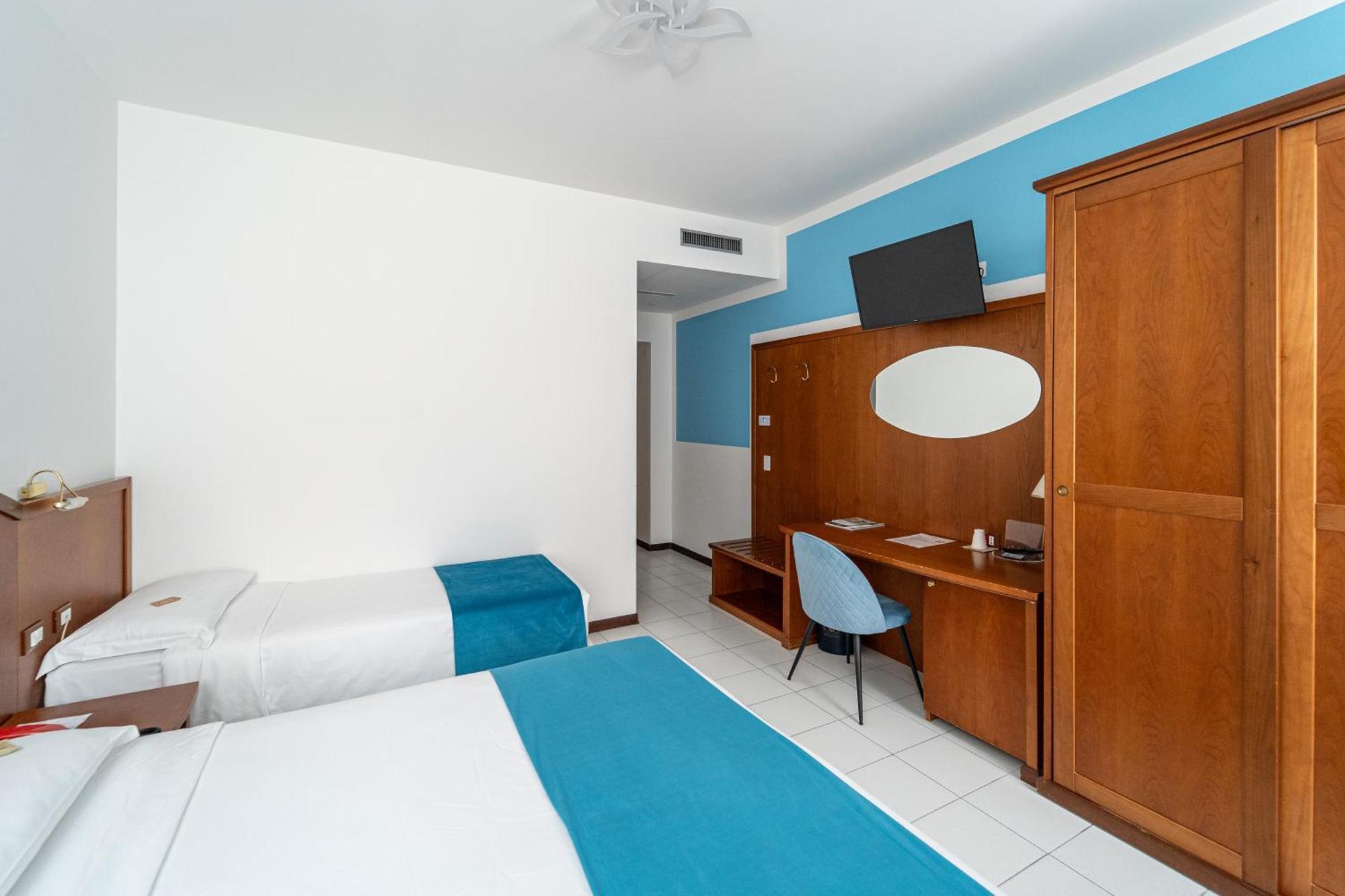 Hotel Italia Trieste Luaran gambar
