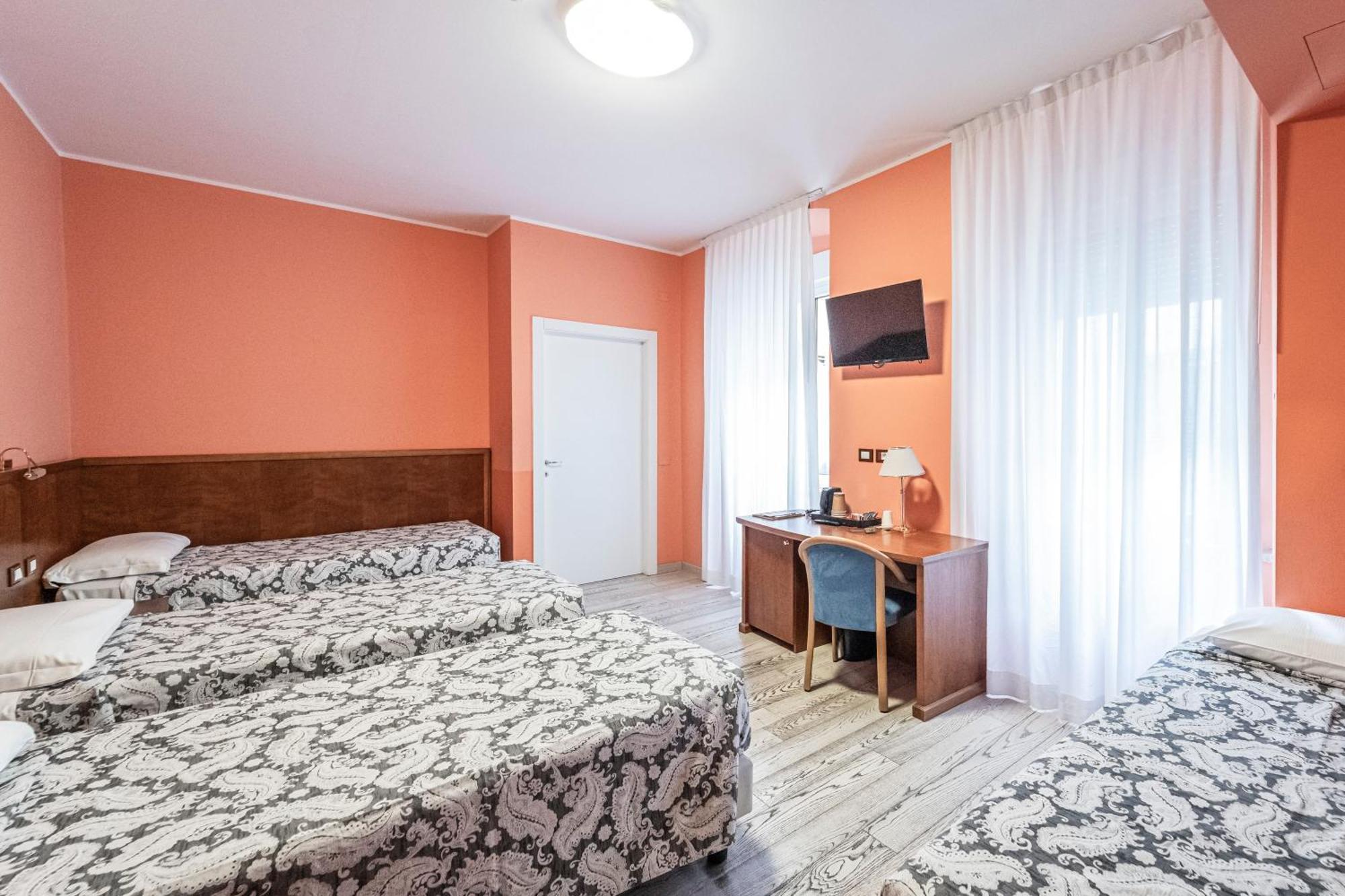 Hotel Italia Trieste Luaran gambar