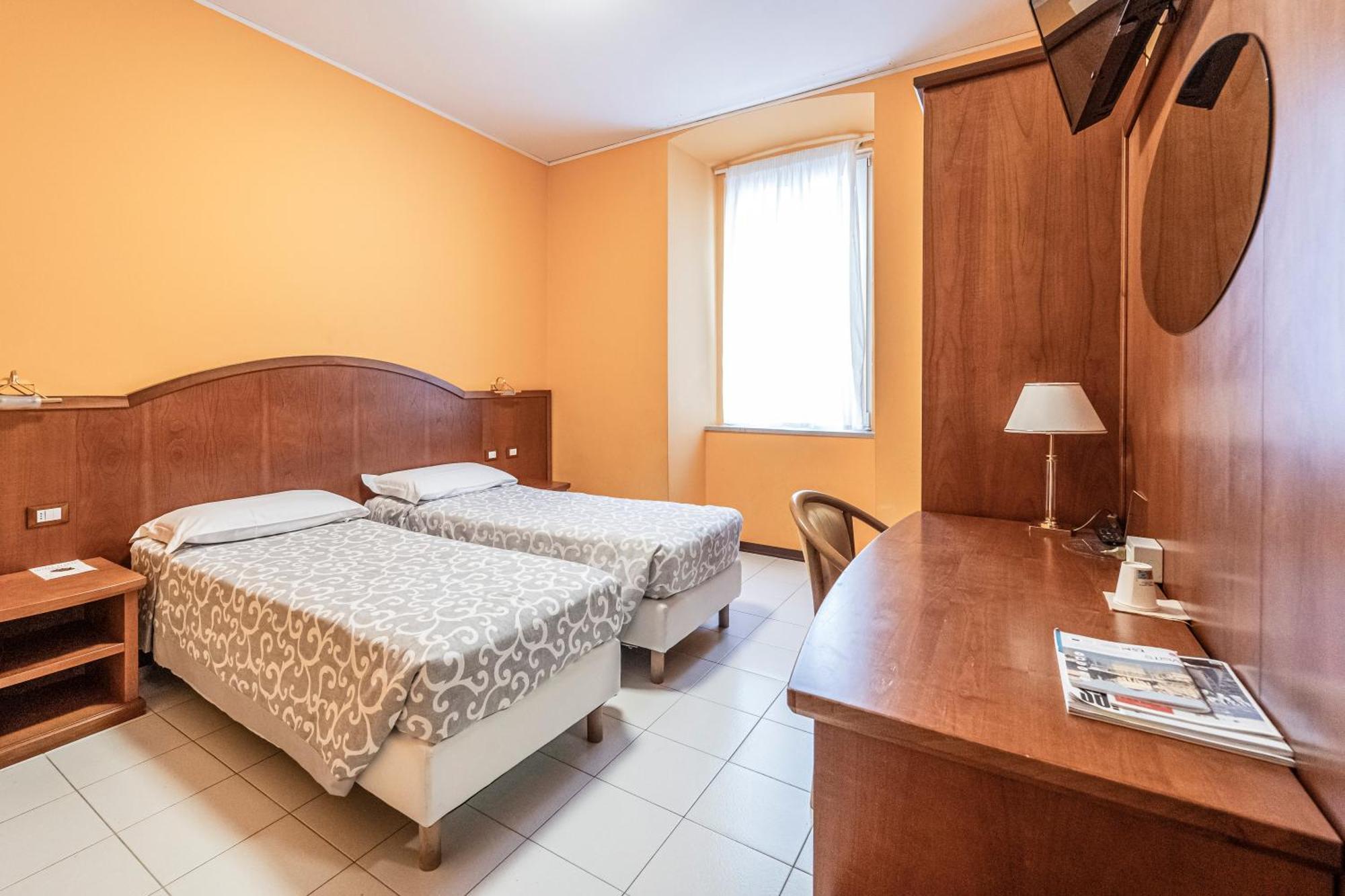 Hotel Italia Trieste Luaran gambar