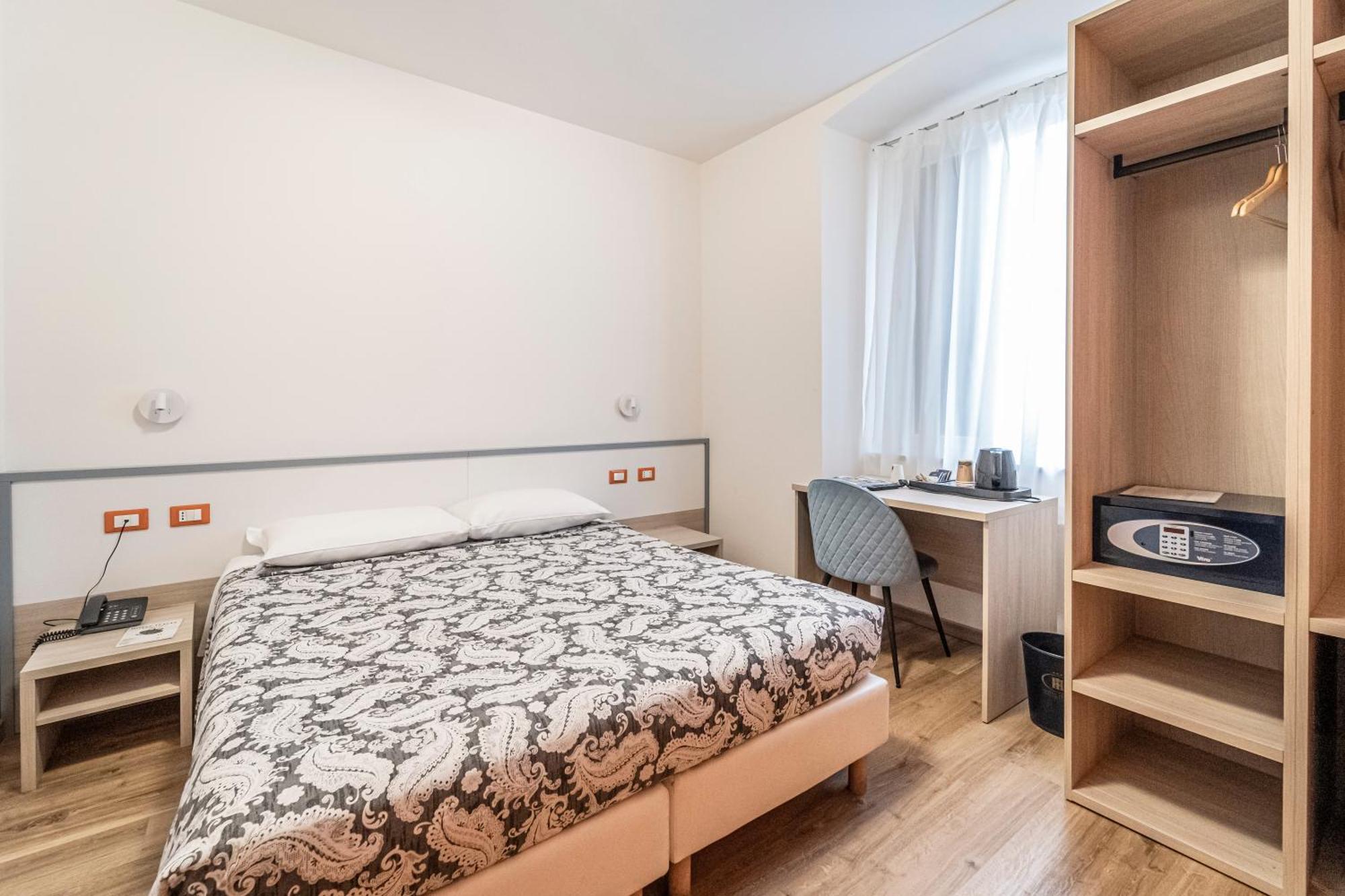 Hotel Italia Trieste Luaran gambar