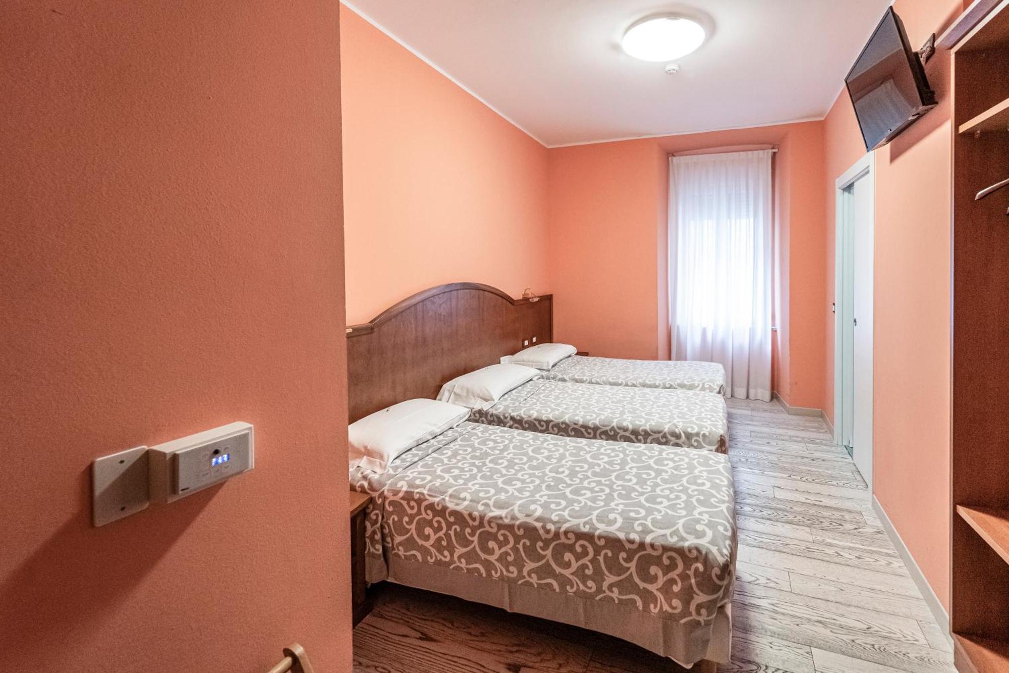 Hotel Italia Trieste Luaran gambar